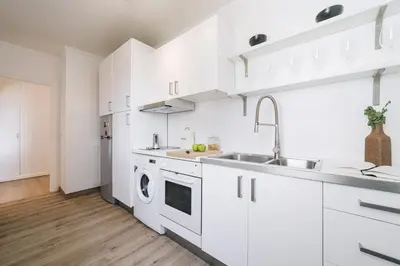 Cuisine ou kitchenette dans l'établissement Anadolu - 1 chambre et balcon à Tour Eiffel