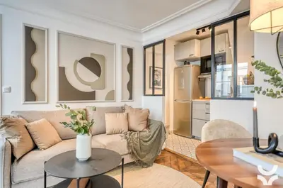 Coin salon dans l'établissement Rumeli - 1 chambre et terrasse à Drouot