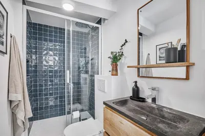 Salle de bains dans l'établissement Mermer - 2 chambres à Folie-Méricourt
