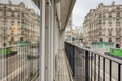 Balcon ou terrasse dans l'établissement Cicek - 3 chambres et balcon à Beaugrenelle
