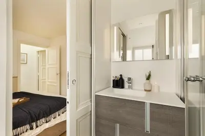 Cuisine ou kitchenette dans l'établissement Avellana - 1 chambre à Neuilly-Sur-Seine