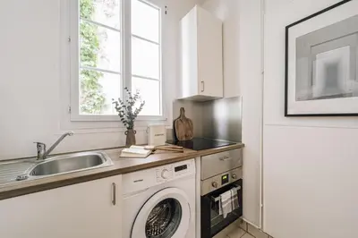 Cuisine ou kitchenette dans l'établissement Saray - 1 chambre à Invalides