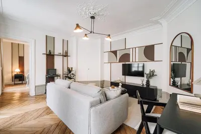 Télévision ou salle de divertissement dans l'établissement Saray - 1 chambre à Invalides