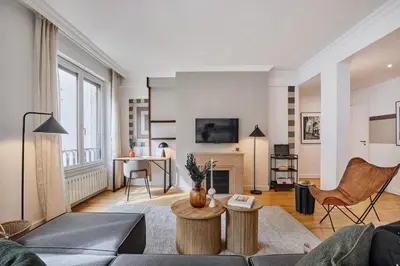 Plan de l'établissement Safir - 3 chambres et balcon à Trocadéro