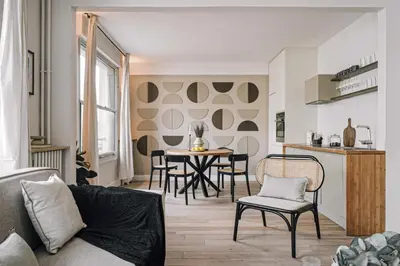 Cuisine ou kitchenette dans l'établissement Sucre - 2 chambres à Madeleine (8 Arr.)