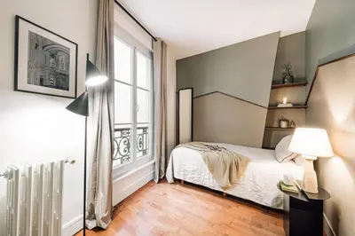 Un ou plusieurs lits dans un hébergement de l'établissement Yasemin - 2 chambres à Halles