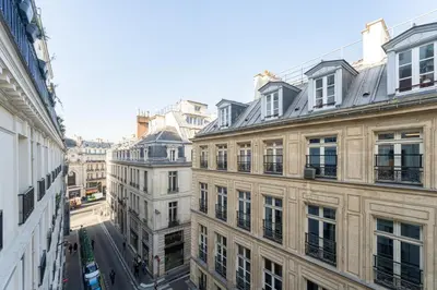 Vue générale sur Paris ou vue de la ville depuis l'appartement