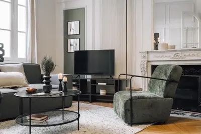 Télévision ou salle de divertissement dans l'établissement Stirling - 2 chambres à Porte Dauphine