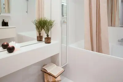 Salle de bains dans l'établissement Marcos - 2 chambres et balcon à Batignolles