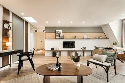 Télévision ou salle de divertissement dans l'établissement Camiri - 1 chambre à Champs-Élysées (8 Arr.)