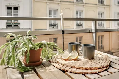 Balcon ou terrasse dans l'établissement Andrea - 1 chambre et terrace à Champs de Mars