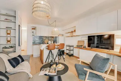 Cuisine ou kitchenette dans l'établissement Andrea - 1 chambre et terrace à Champs de Mars
