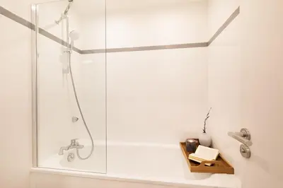 Salle de bains dans l'établissement Angles - 1 chambre à Montmartre