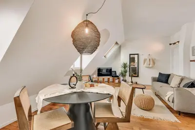 Coin salon dans l'établissement Castro - 1 chambre à Champs de Mars