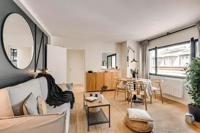 Coin salon dans l'établissement Font - 1 chambre et balcon à Opéra
