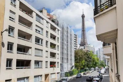 Vue générale sur Paris ou vue de la ville depuis l'appartement
