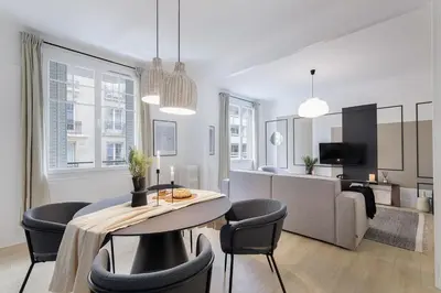Cuisine ou kitchenette dans l'établissement Grenelle - 2 chambres à Saint-Lambert