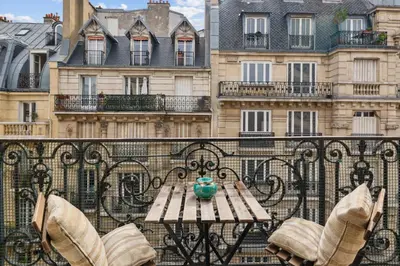 Balcon ou terrasse dans l'établissement Haussmannian and Central - Montmartre and Sacré-Coeur