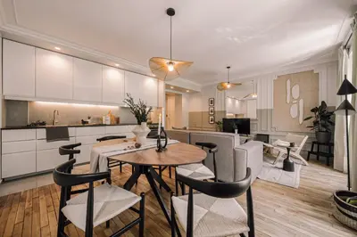 Cuisine ou kitchenette dans l'établissement Soona - 3 chambres à Invalides (7 Arr.)