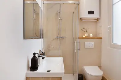 Salle de bains dans l'établissement Ternes - 1 chambre à Ternes