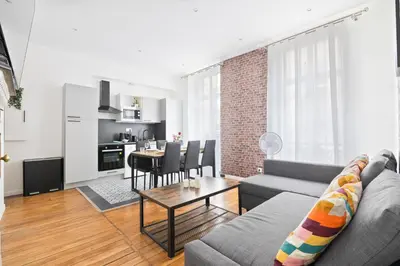 Cuisine ou kitchenette dans l'établissement 2 Bedroom Apartment Île Saint-Louis With Free Netflix