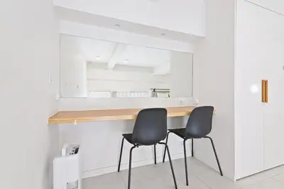 Cuisine ou kitchenette dans l'établissement Studio Apartment Near Eiffel Tower with NetFlix