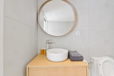 Salle de bains dans l'établissement Studio Apartment Near Eiffel Tower with NetFlix