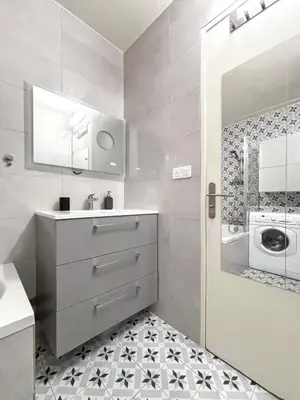 Salle de bains dans l'établissement Appartement Avec Piscine Métro Convention