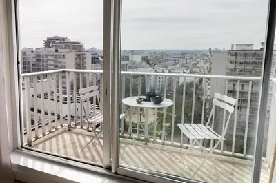 Balcon ou terrasse dans l'établissement Nation - 2 chambres et balcon à Charonne