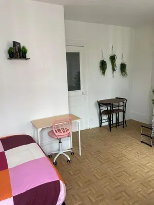Coin salon dans l'établissement Petit cocon au nord de Paris