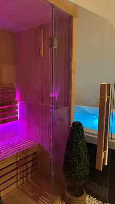 Piscine de l'établissement Duplex Luxe - Sauna & Jacuzzi Privatif ou située à proximité