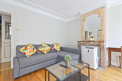 Cuisine ou kitchenette dans l'établissement 1 Bedroom Apartment - Monge With NetFlix