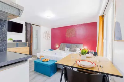 Cuisine ou kitchenette dans l'établissement Charming studio - 2P - Luxembourg