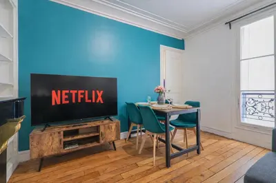 Télévision ou salle de divertissement dans l'établissement 1 Bedroom Apartment Monge II up to 4 Guests With NetFlix