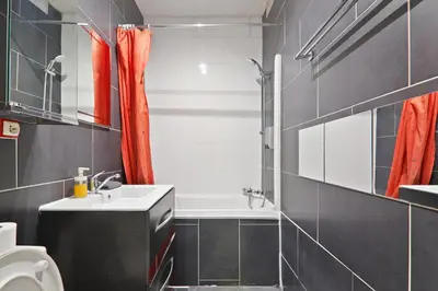 Salle de bains dans l'établissement 1 Bedroom Apartment Monge II up to 4 Guests With NetFlix