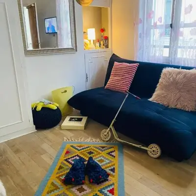 Cosy Eiffel Tower Design Studio