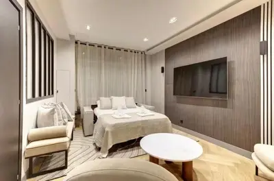 Télévision ou salle de divertissement dans l'établissement Elegant flat - 2BR-6P