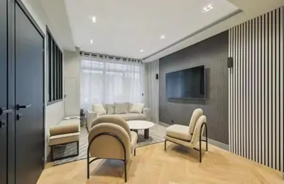 Télévision ou salle de divertissement dans l'établissement Elegant flat - 2BR-6P
