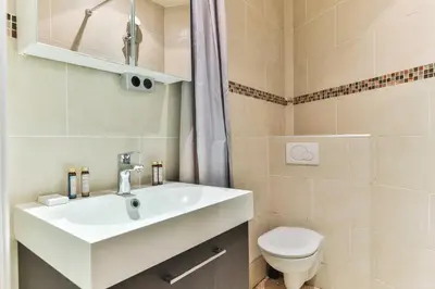 Salle de bains dans l'établissement Cozy apartment - 1BR 4P - Eiffel Tower