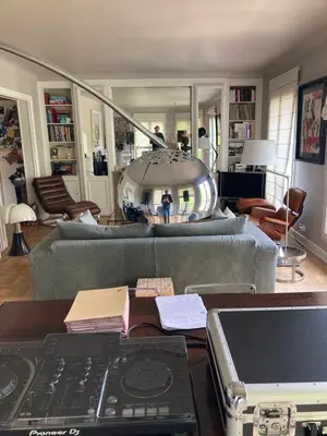 Coin salon dans l'établissement Appartement familial 140m2, vue Seine, 4 chambres