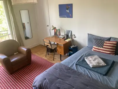 Coin salon dans l'établissement Appartement familial 140m2, vue Seine, 4 chambres