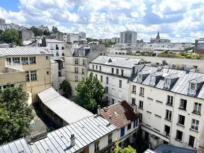 Vue générale sur Paris ou vue de la ville depuis l'appartement