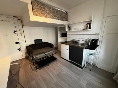 Cuisine ou kitchenette dans l'établissement Stay in Montmartre