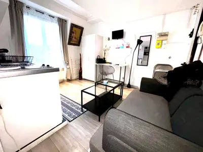 Télévision ou salle de divertissement dans l'établissement Stay in Montmartre