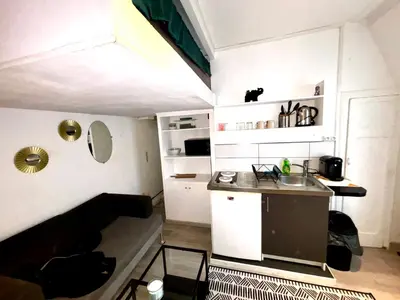 Cuisine ou kitchenette dans l'établissement Stay in Montmartre