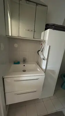 Salle de bains dans l'établissement Studio Porte Maillot Paris Immeuble Haussmannien