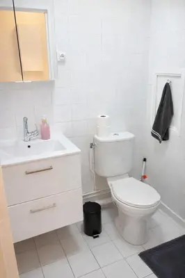 Salle de bains dans l'établissement Le Petit Auber & son balcon, à 2 pas de Paris