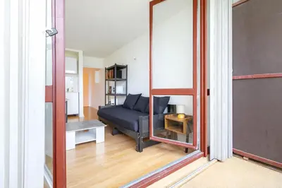 Coin salon dans l'établissement Le Petit Auber & son balcon, à 2 pas de Paris