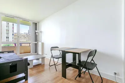 Coin salon dans l'établissement Le Petit Auber & son balcon, à 2 pas de Paris