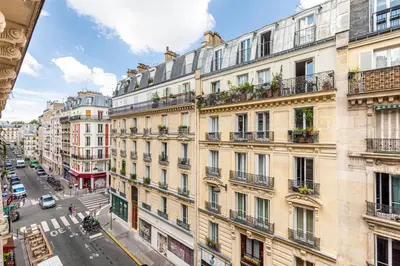 Vue générale sur Paris ou vue de la ville depuis l'appartement